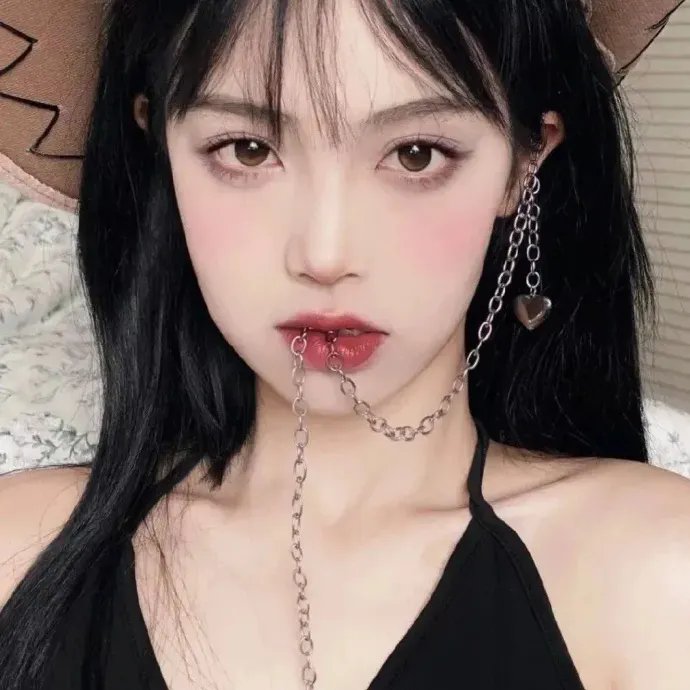 大约三十个谎言